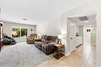 308 Swan Court, Bakersfield, CA 93309 - Photo 4