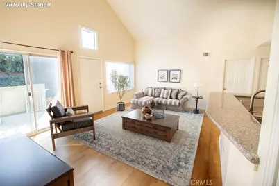 21203 Trumpet, Newhall, CA 91321 - Photo 4