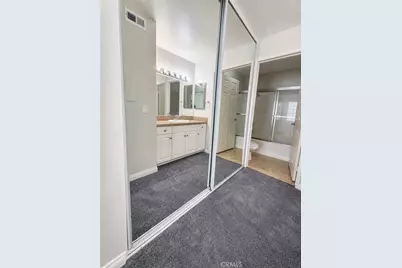 5520 Owensmouth #311, Woodland Hills, CA 91367 - Photo 18