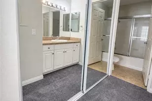 5520 Owensmouth, Woodland Hills, CA 91367 - Photo 18
