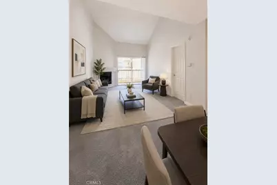 5520 Owensmouth #311, Woodland Hills, CA 91367 - Photo 8