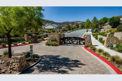 18751 Cedar Crest, Canyon Country, CA 91387 - Photo 40