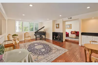 14521 Benefit #207, Sherman Oaks, CA 91403 - Photo 6