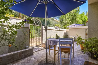 22229 Shadow Valley, Chatsworth, CA 91311 - Photo 4