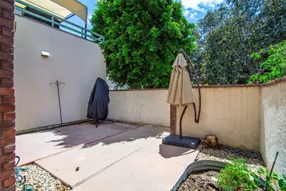 18739 Hatteras Street #55, Tarzana, CA 91356 - Photo 4