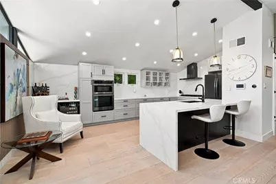 19705 Hamlin Street, Woodland Hills, CA 91367 - Photo 4