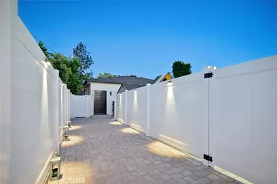 8434 Oakdale Avenue, Winnetka, CA 91306 - Photo 32
