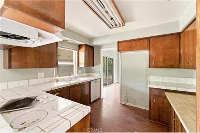 23347 Collins Street, Woodland Hills, CA 91367 - Photo 10