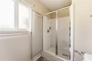 23347 Collins St, Woodland Hills, CA 91367 - Photo 22