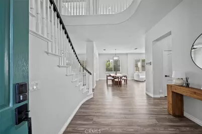 28251 Infinity, Saugus, CA 91390 - Photo 2