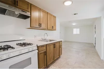 10826 Roscoe Boulevard, Los Angeles, CA 91352 - Photo 72