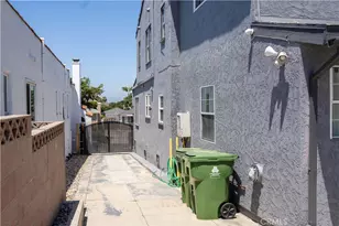3208 W 74th St, Park Hills Heights, CA 90043 - Photo 50