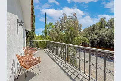 21047 Dumetz Road, Woodland Hills, CA 91364 - Photo 48