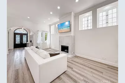 21047 Dumetz Road, Woodland Hills, CA 91364 - Photo 12