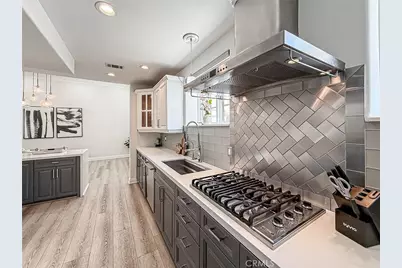 21047 Dumetz Road, Woodland Hills, CA 91364 - Photo 20