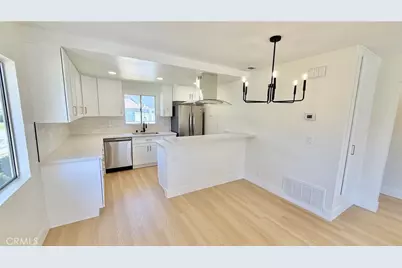 28196 Robin, Saugus, CA 91350 - Photo 6