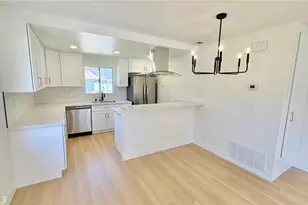 28196 Robin, Saugus, CA 91350 - Photo 6
