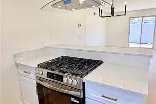 28196 Robin, Saugus, CA 91350 - Photo 2