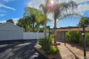 24943 Chestnut, Newhall, CA 91321 - Photo 32