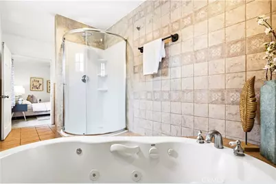 11840 Gilmore, Los Angeles, CA 91606 - Photo 20