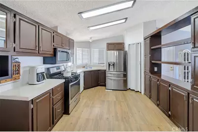 27361 Sierra Hwy #23, Canyon Country, CA 91351 - Photo 16
