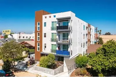 222 N Manhattan, Los Angeles, CA 90004 - Photo 2