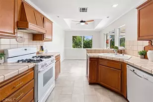 26012 Lucerne Ct, Valencia, CA 91355 - Photo 4