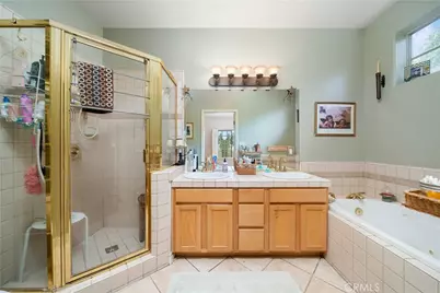 11808 Riverside Drive #3, Valley Village, CA 91607 - Photo 14