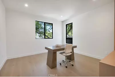 17534 Collins, Encino, CA 91316 - Photo 32