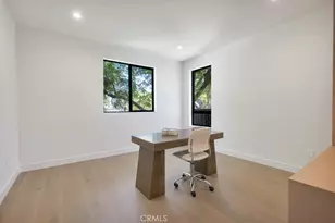 17534 Collins, Encino, CA 91316 - Photo 32