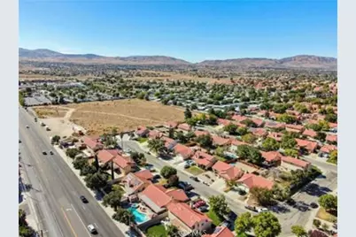 47 Vic Avenue R11, Palmdale, CA 93553 - Photo 4