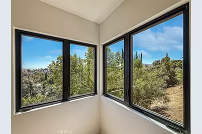 5130 Medina, Woodland Hills, CA 91364 - Photo 34