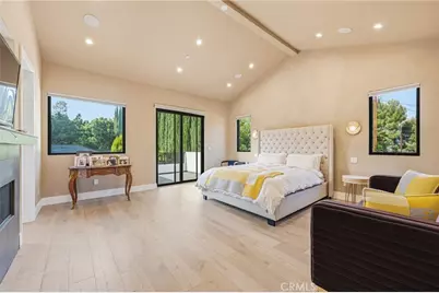 13135 Chandler Boulevard, Sherman Oaks, CA 91401 - Photo 28