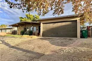 734 Woodgate, Lancaster, CA 93534 - Photo 2