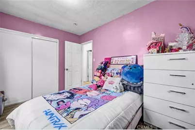 9402 Hickory, Los Angeles, CA 90002 - Photo 12