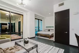 655 S Hope St, Los Angeles, CA 90017 - Photo 44