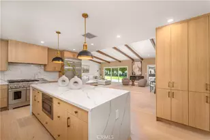 24320 Bessemer, Woodland Hills, CA 91367 - Photo 8