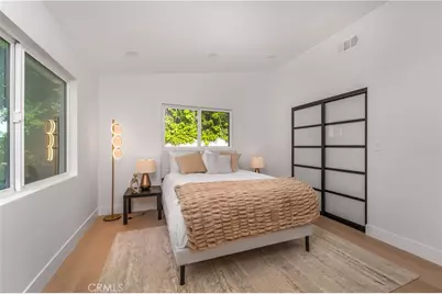24320 Bessemer, Woodland Hills, CA 91367 - Photo 28