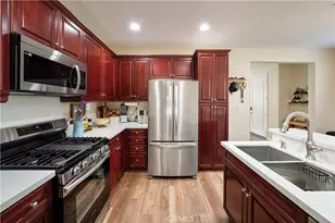 28453 Casselman Ln, Saugus, CA 91350 - Photo 10