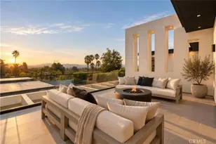 4940 Brewster Dr, Tarzana, CA 91356 - Photo 2