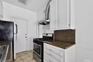144 N La Peer Dr, Beverly Hills, CA 90211 - Photo 14