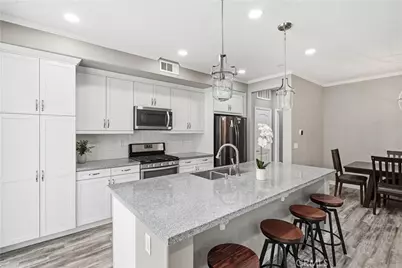 22077 Barrington, Saugus, CA 91350 - Photo 4