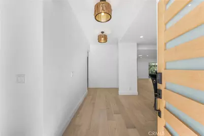 10960 Baton Rouge, Northridge, CA 91326 - Photo 8