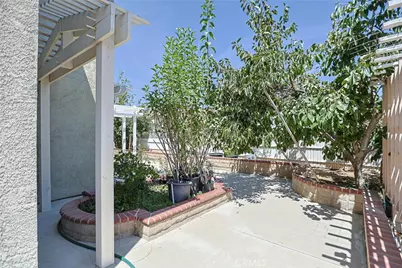 28611 Lupine St, Castaic, CA 91384 - Photo 24