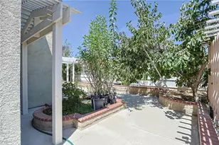 28611 Lupine St, Castaic, CA 91384 - Photo 24