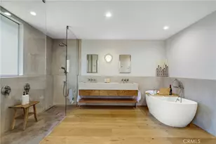 4060 Harclare Ln, Encino, CA 91436 - Photo 32