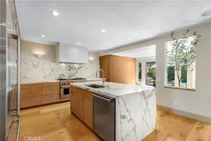 4060 Harclare Ln, Encino, CA 91436 - Photo 14