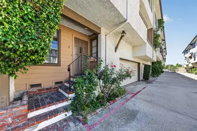 7650 Topanga Canyon Boulevard #9, Canoga Park, CA 91304 - Photo 4