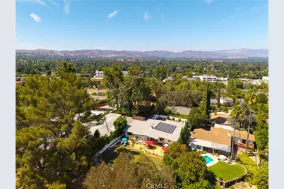 22936 Crespi, Woodland Hills, CA 91364 - Photo 34