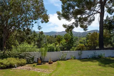 22936 Crespi, Woodland Hills, CA 91364 - Photo 32